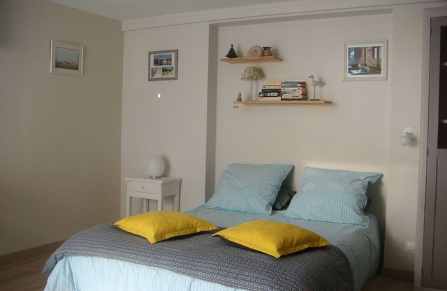 Charming housing ground garden 3Pers quiet residential 400m beach/C. Thalasso