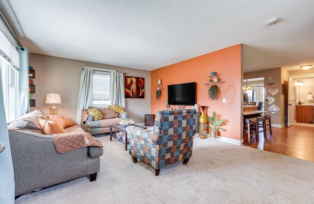 Charming Kalamazoo Home w/Yard: 1 Mi to Downtown!