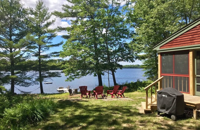 Charming Lake Front Cottage