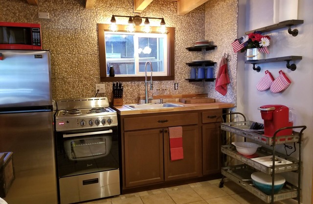 Charming Lakefront Studio Cabin w/Private Boat Launch & Slip Ideal for 2 Guests