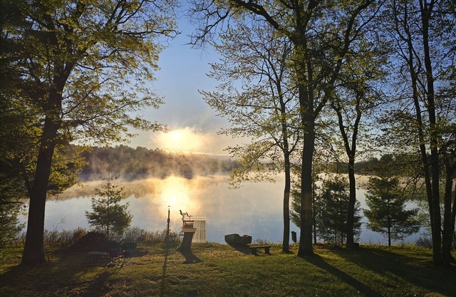 Charming Lakefront home w/dock, gas grill, fire pit, on ATV/Snowmobile trail