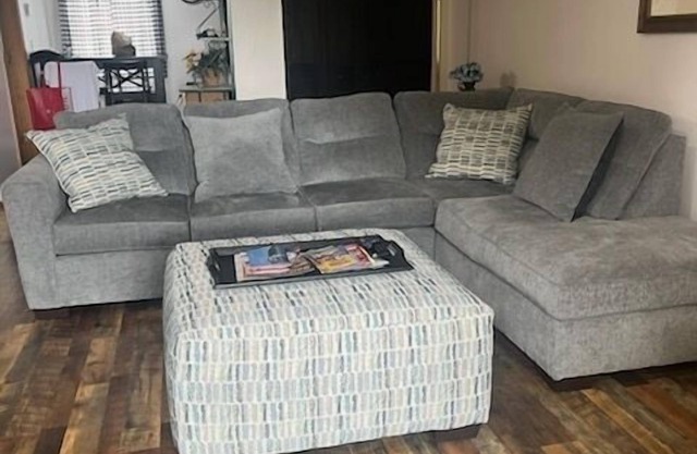 Charming lakeside condo with fireplace, pool, tennis, balcony, & fast WiFi