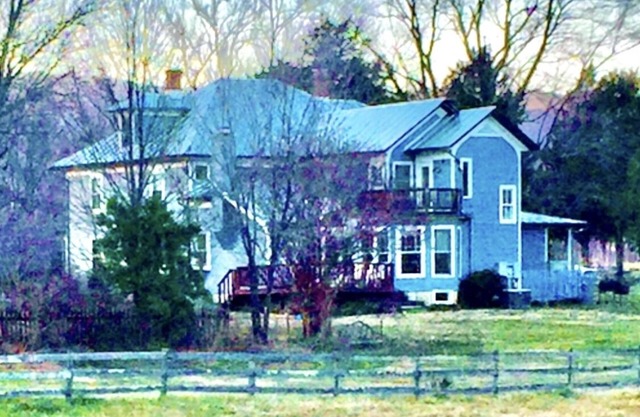Charming large farmhouse, farm animals, 27 acre, close wineries, hiking, history
