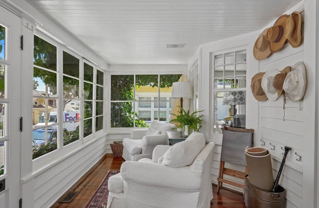 Charming Light-Filled 3-bedroom beach house in Santa Monica