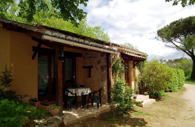 Charming little cottage in an exceptional Holiday Resort * in Dordogne-Lot