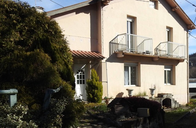 Charming little vacation home in Ariège with garden and terrace