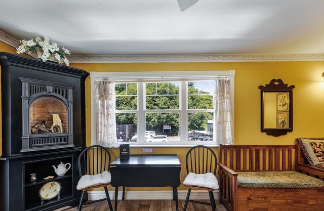 Charming Lodge Studio with Gas Fireplace Near the Beach!