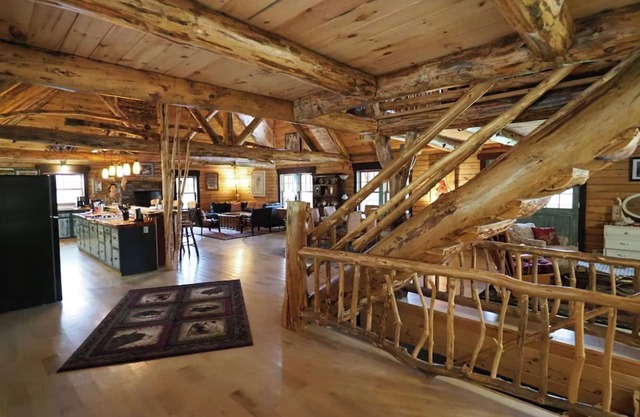 Charming lodge with 4 bedrooms and WiFi, AC in Saint Johnsville