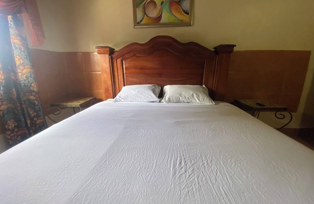 Charming lodge with 1 bedroom and AC, WiFi in beautiful Kingston