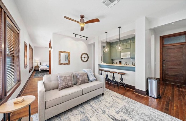 Charming Loft in Historic Downtown, Close to All