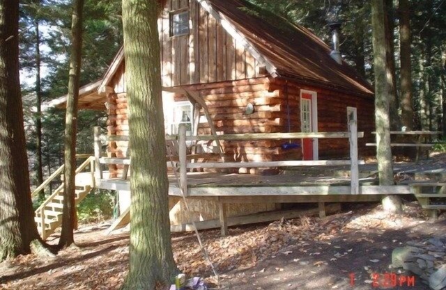 Charming Log Cabin w/Jacuzzi Tub- 35 minutes from Cooperstown and Dreams Park