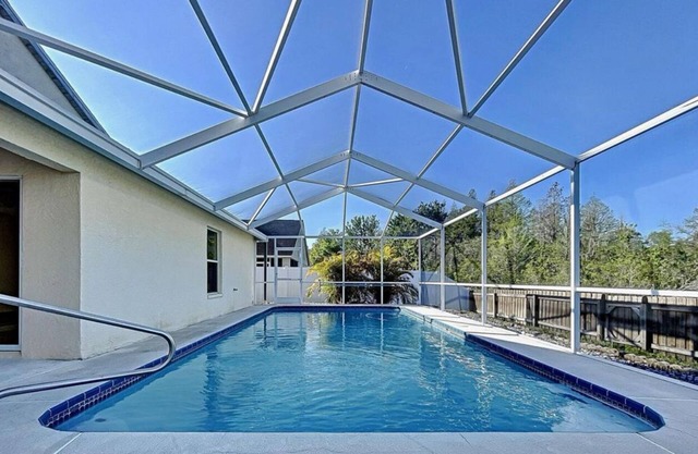 Charming Lutz guest house