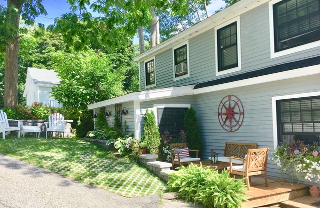 Charming Maine Seaside Cottage near private beach
