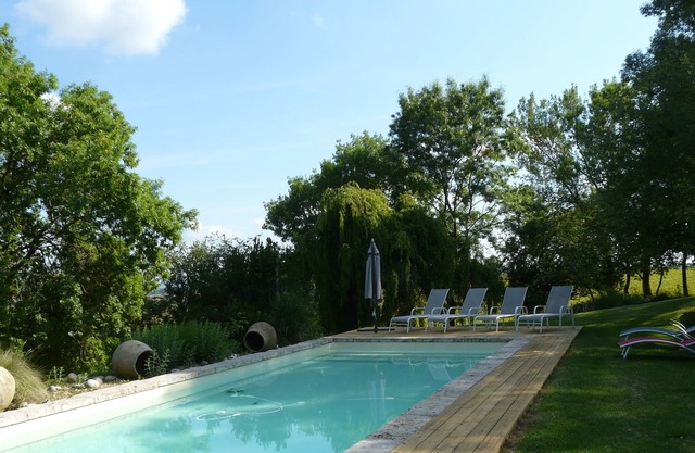 Charming maisonette, with swimming pool, view of the countryside and the Pyrenee