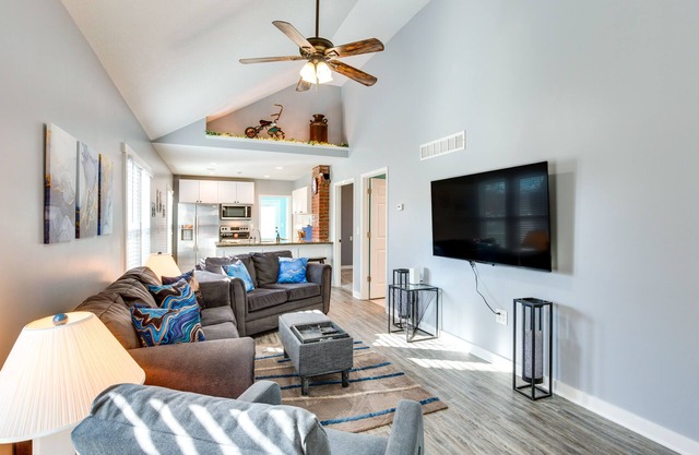 Charming Missouri Home < 1 Mi to Katy Trail!