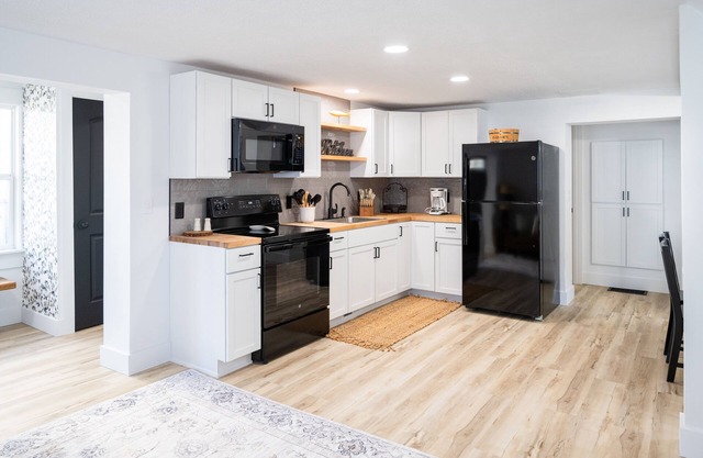 Charming Muskegon Bungalow Close to Beaches!
