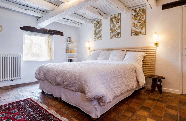 Charming Nature Retreat: Spacious Suite, Modern Comfort, Yoga & Eco-Friendly Amenities
