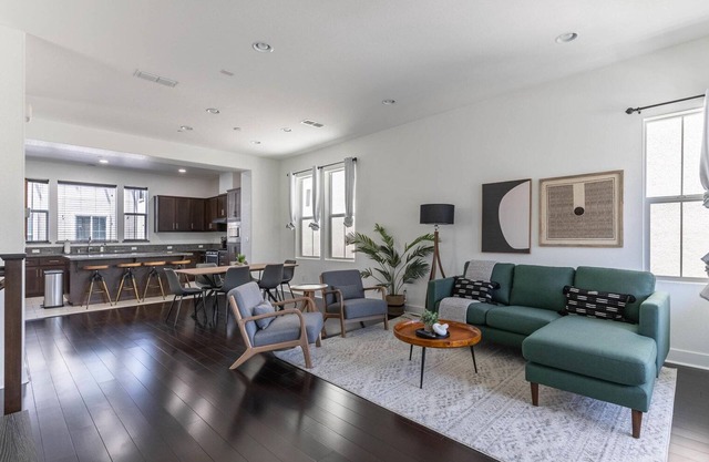 Charming Newark 4BR w/2-Car Garage, nr Cinema & Sports, by Blueground