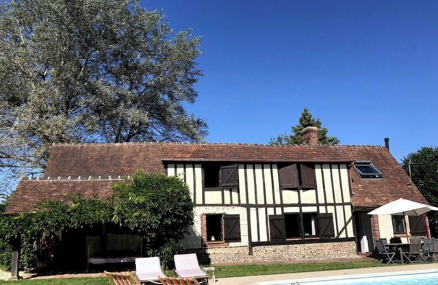 Charming Normandy country house, swimming pool and guest house.