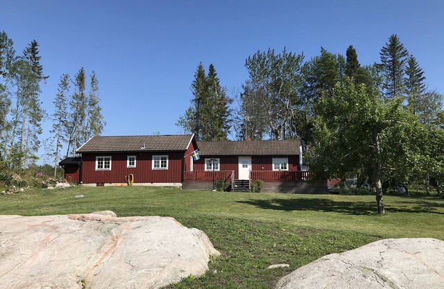 Charming old house of high standard, in the middle of nature