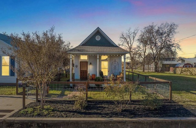 Charming One Bedroom East Riverside Cottage