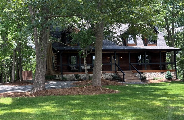 Charming One-Of-A-Kind Log Cabin with Space for Everyone!