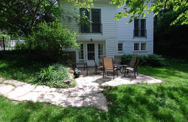 Charming Patio Apartment – ideally located near Arboretum, Downtown, UM Hospital
