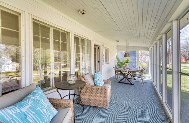 Charming Pentwater Home < 1 Mi to Lake Michigan!