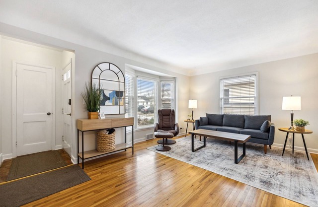 Charming Pet-Friendly 2BR Duplex Haven