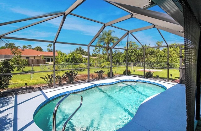 Charming Port Charlotte 3/2 pool home - Little Bit Of Heaven