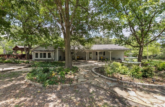 Charming private 3-bedroom Ranch with WiFi, AC, Pool in picturesque Princeton