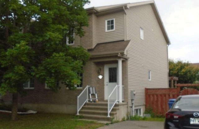 Charming private room for rent in Gatineau (Aylmer sector), near Ottawa.