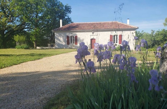 Charming Quercy farmhouse with swimming pool for lovers of peace and nature