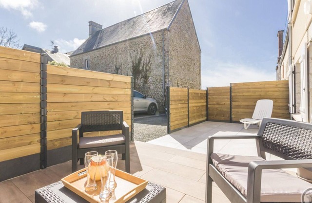 Charming Renovated House, Near Sandy Beaches, with Terrace and Modern Amenities