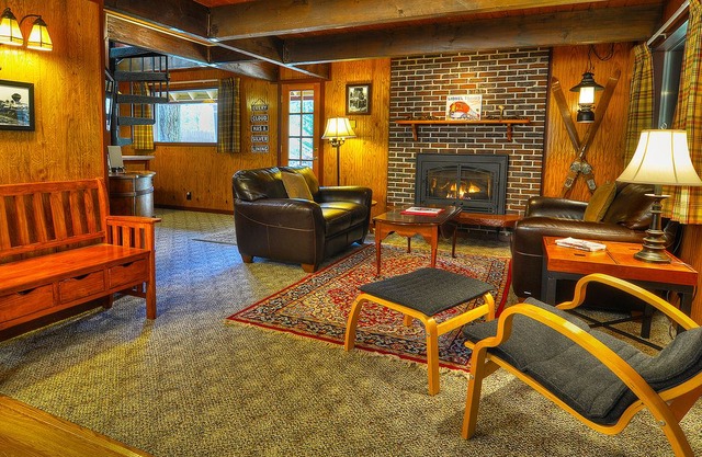 Charming Red Hawk Hideaway Super Close to Stevens Pass, Pets OK! 10% OFF