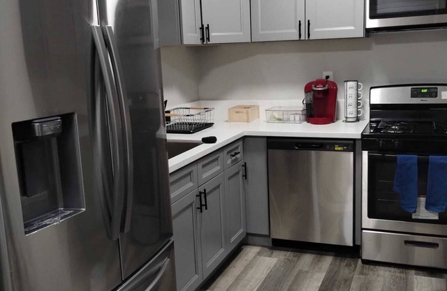 Charming Redlands home, modern comfort, near downtown. Explore Big Bear nearby