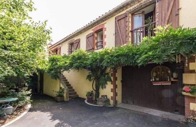 Charming Renovated Farmhouse with Pond, Near Nantes - WiFi, Baby Equipment Included