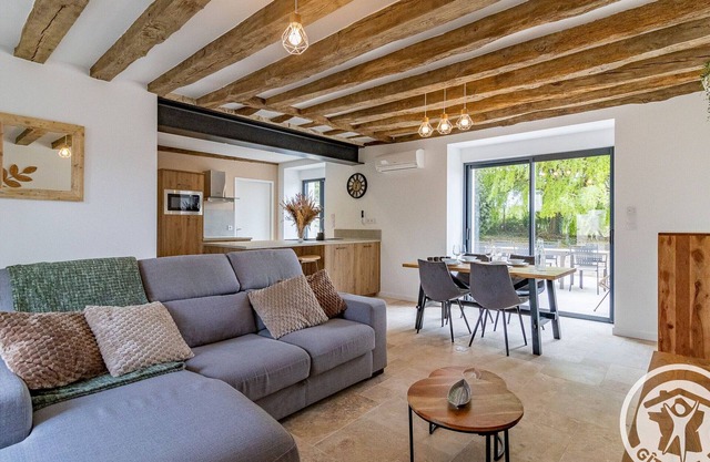 Charming renovated, air-conditioned and spacious cottage for 4 in Vivy