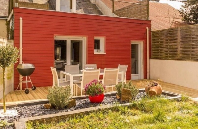 Charming Renovated House Near Nantes Canal, Fireplace, Terrace, WiFi, Garden