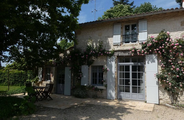 Charming Restored Country House with Large Garden, Near Baroque Music Festival, 20 km from Thiré