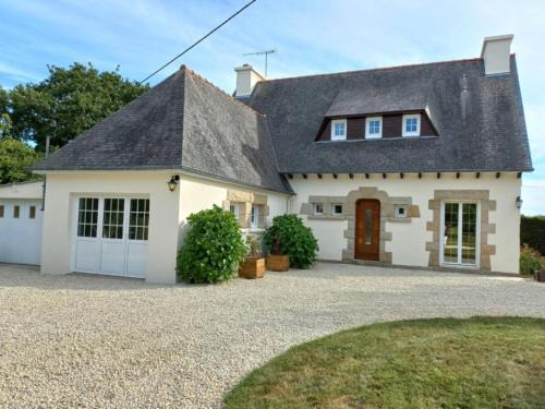 Charming Retreat in Hénansal