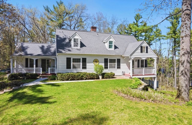 Charming Riverview Cottage Home in Black River Falls