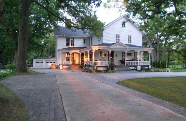 Charming River Rd Escape Circa 1860