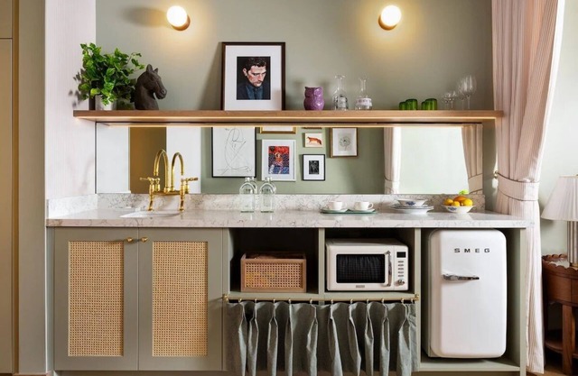 Charming Room With A Kitchenette In A Historic District, Pets Are Allowed!