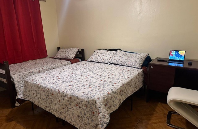 Charming room with shared bathroom in charming Miami with WiFi, air conditioning