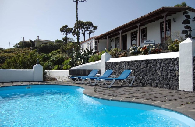 Charming Rural House Lina Medina with Private Pool and Stunning Sea Vi
