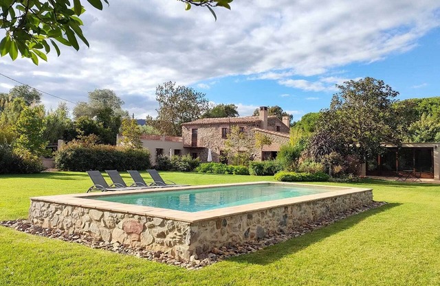 Charming rural villa with swimming pool at Costa Brava