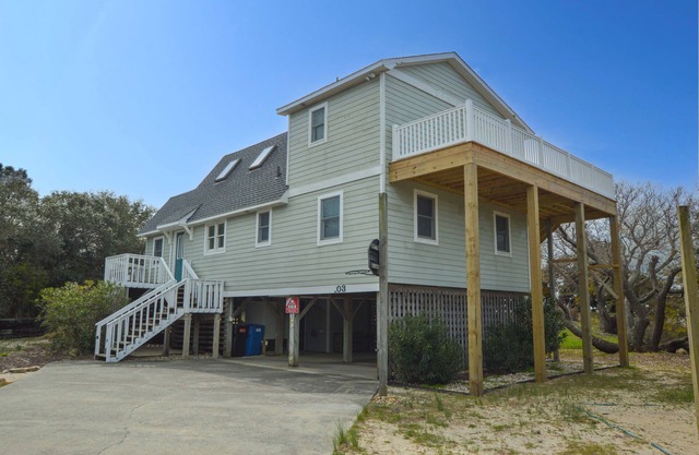 Charming seaside cottage located in Duck, NC.