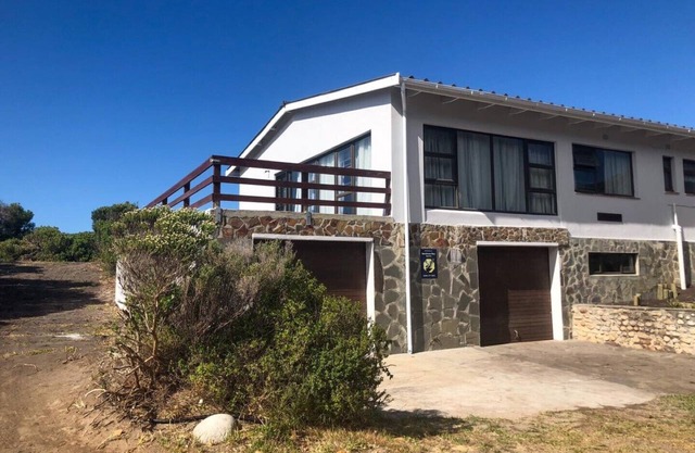 Charming Self-Catering Home with Beach and Lake Access