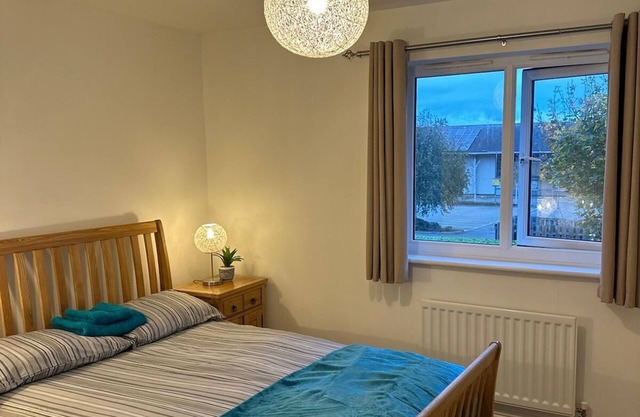 Charming Smart 1-bedroom apartment close to Sheerness beach/ WiFi and parking